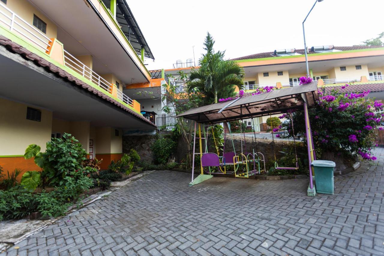 Villa Panderman Indah Batu  Exterior foto